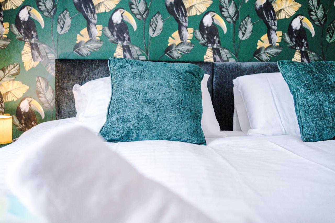 Rest & Recharge At The Station Apartments Manchester Buitenkant foto