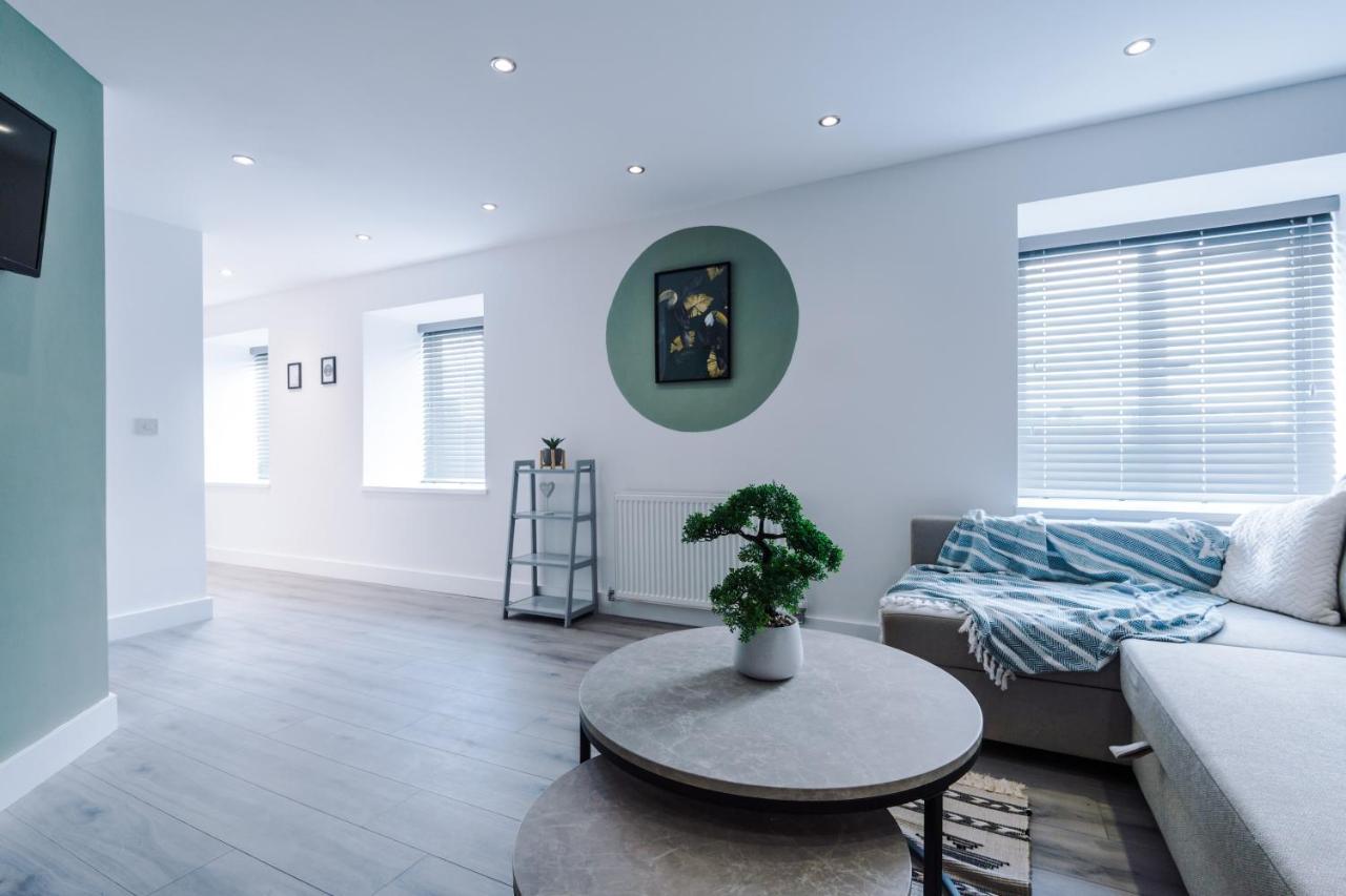 Rest & Recharge At The Station Apartments Manchester Buitenkant foto